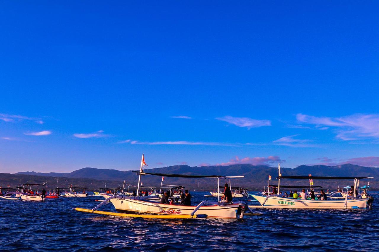 Munduk Puri Sunny Campヴィラ エクステリア 写真